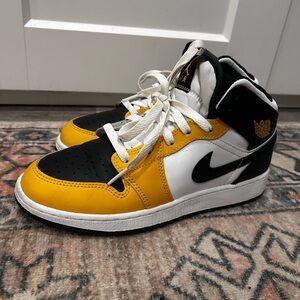 Nike air Jordan Big Kids Sneakers - Black, White, Yellow